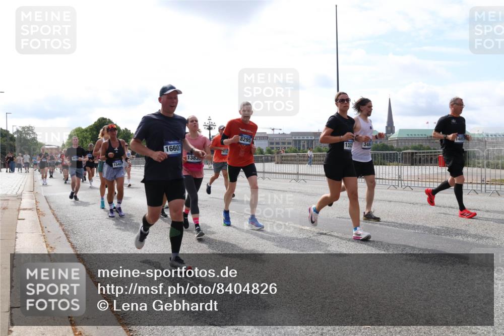 29.06.2025 - hella hamburg halbmarathon Lena Gebhardt http://msf.ph/oto/8404826 29.06.2025 10:16:33 Lombardsbrücke 4478, 15487, 16607, 1383, 7150, 8295, 14857, 1322, 348, 1117, 1212, 1240, 1244, 1403, 1599, 1825, 2165, 2347, 2803, 2835, 2912, 3030, 3088, 3134, 3156, 3176, 3450, 3484, 3648, 3687, 4478, 4583, 4637, 5036, 5037, 5046, 5294, 6024, 6328, 6488, 6742, 6941, 6948, 7158, 7358, 7753, 8274, 8295, 8317, 8597, 8619, 8645, 8707, 8847, 8857, 9091, 9208, 9332, 9492, 9601, 9628, 9664, 9676, 9802, 9810, 9881, 10076, 10107, 10139, 10141, 10183, 10232, 10292, 10844, 10990, 11344, 11345 meine-sportfotos.de