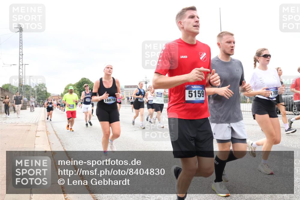 29.06.2025 - hella hamburg halbmarathon Lena Gebhardt http://msf.ph/oto/8404830 29.06.2025 10:58:33 Lombardsbrücke 10498, 14935, 16878, 386, 1918, 12310, 5159, 708, 1001, 1326, 1365, 1380, 1514, 1646, 1845, 2043, 2169, 2273, 2275, 2449, 2649, 2929, 3416, 3540, 3565, 3868, 4042, 4043, 4117, 4225, 4294, 5104, 5159, 5655, 5732, 5782, 5988, 6010, 6330, 6341, 6554, 6588, 6633, 6702, 6825, 6927, 7095, 7096, 7262, 7443, 7617, 7664, 7783, 7870, 7933, 7967, 8076, 8439, 8440, 8441, 8442, 8512, 8592, 8701, 8752, 8888, 9123, 9221, 9225, 9239, 9563, 9636, 9889, 9960, 9982, 10498 meine-sportfotos.de