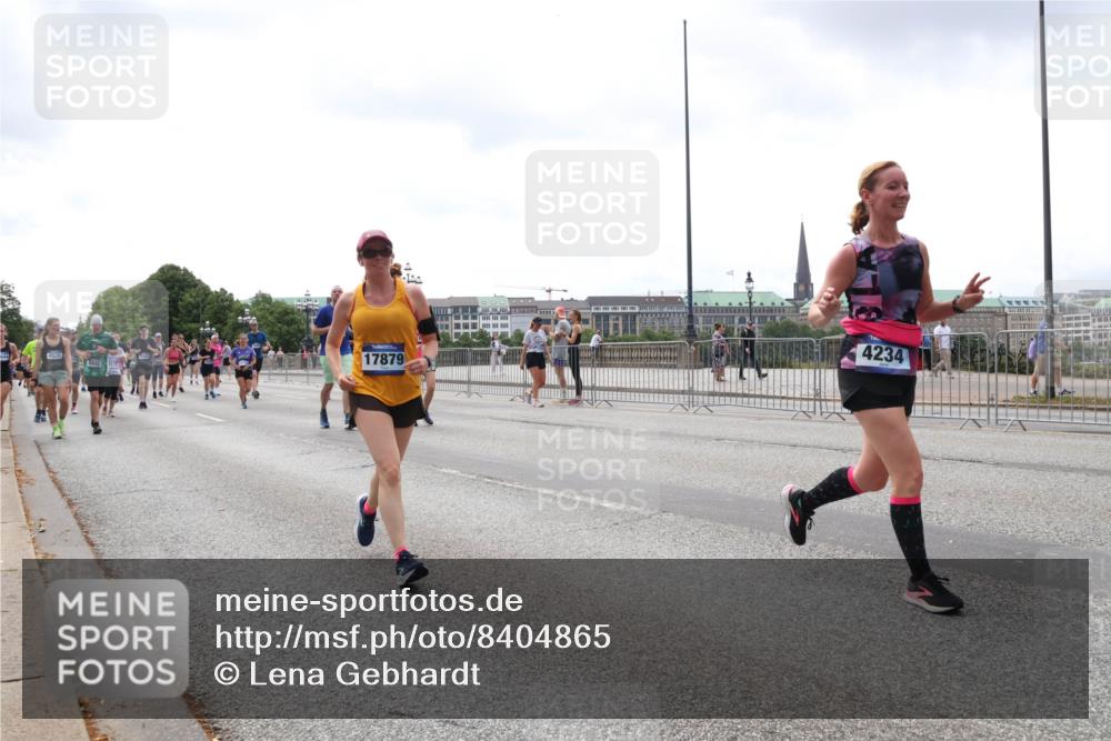 29.06.2025 - hella hamburg halbmarathon Lena Gebhardt http://msf.ph/oto/8404865 29.06.2025 10:41:06 Lombardsbrücke 4530, 4234, 17879, 6842, 1075, 1317, 1323, 1731, 2042, 2173, 2206, 2229, 2299, 2805, 2858, 3121, 3306, 3432, 3532, 3533, 3694, 4044, 4234, 4412, 4530, 4612, 4638, 4774, 4775, 4972, 5086, 5225, 5549, 5688, 5689, 5753, 5928, 6088, 6098, 6163, 6250, 6289, 6474, 6842, 7293, 7661, 7821, 7829, 7956, 8053, 8054, 8293, 8385, 8429, 8430, 8586, 8751, 8769, 8878, 8992, 9009, 9237, 9962, 10181, 10269, 10407, 10644, 10835, 11053 meine-sportfotos.de