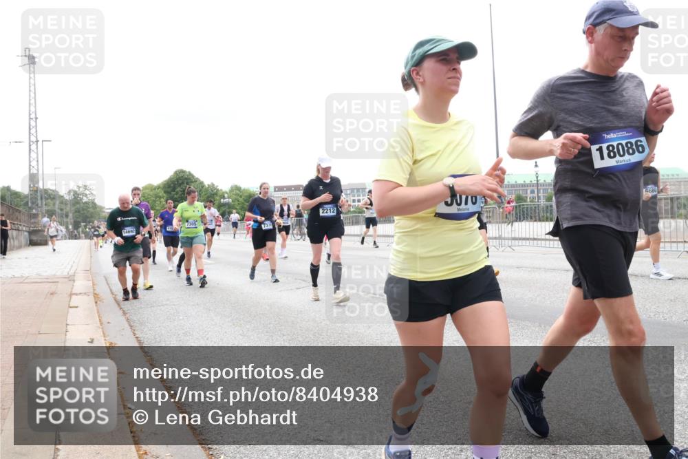 29.06.2025 - hella hamburg halbmarathon Lena Gebhardt http://msf.ph/oto/8404938 29.06.2025 10:50:18 Lombardsbrücke 2212, 14692, 70, 18086, 6680, 1259, 1487, 1511, 1828, 2047, 2212, 3203, 3680, 3701, 3710, 3805, 3897, 4090, 4168, 4870, 4961, 5119, 5131, 5749, 5751, 5997, 6680, 6830, 7505, 7677, 7721, 7722, 7755, 8254, 8299, 8834, 9015, 9605, 9940, 10060, 10286, 10617, 10683, 10744, 11030, 11426, 11696, 11716, 11760, 12079, 13127, 13128, 13309, 13381, 13744, 13846, 13887, 14102, 14144, 14505, 14545, 14591, 14940, 15017, 15230, 15626 meine-sportfotos.de