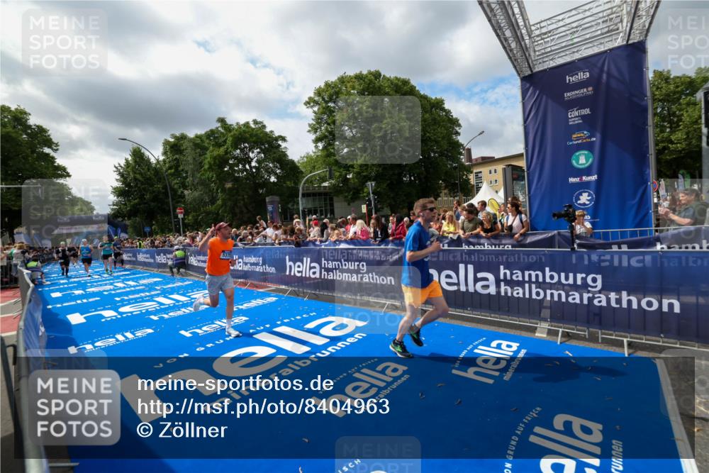 29.06.2025 - hella hamburg halbmarathon Zöllner http://msf.ph/oto/8404963 29.06.2025 10:40:05 Ziel 2826, 3626, 5050, 5375, 6080, 8467, 12091, 13514, 15421, 15424, 17973 meine-sportfotos.de