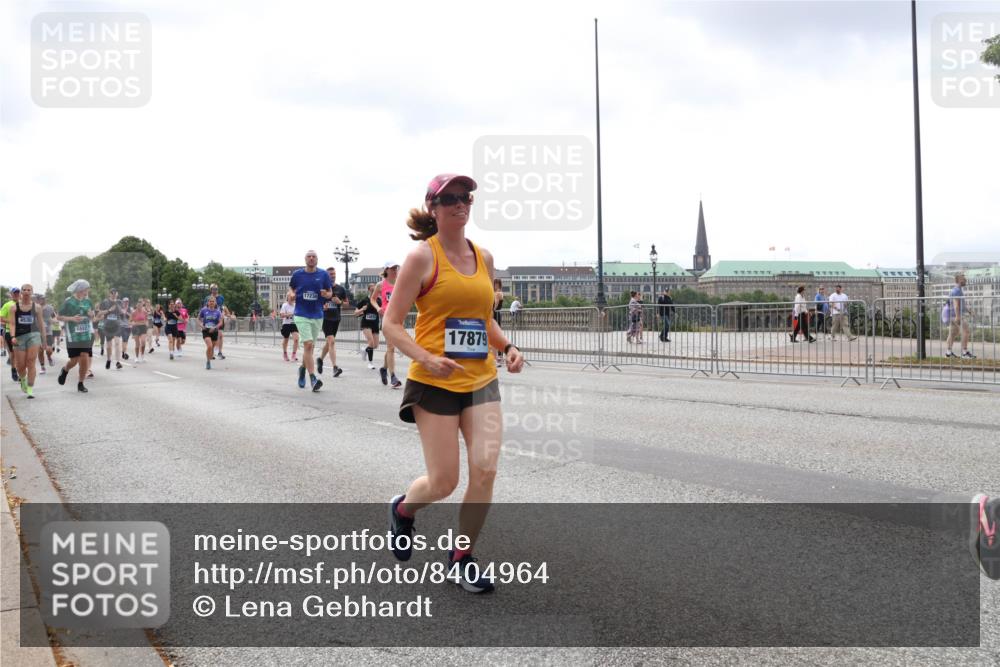29.06.2025 - hella hamburg halbmarathon Lena Gebhardt http://msf.ph/oto/8404964 29.06.2025 10:41:07 Lombardsbrücke 4530, 17234, 17879, 1075, 1317, 1323, 1731, 2042, 2173, 2206, 2229, 2299, 2805, 2858, 3121, 3306, 3432, 3532, 3533, 3694, 4044, 4234, 4412, 4530, 4612, 4638, 4774, 4775, 4972, 5086, 5225, 5549, 5688, 5689, 5753, 5928, 5942, 6088, 6098, 6163, 6250, 6289, 6474, 6793, 6842, 6894, 7293, 7661, 7821, 7829, 8053, 8054, 8293, 8385, 8429, 8430, 8586, 8751, 8769, 8878, 8992, 9009, 9237, 9962, 10181, 10269, 10407, 10644, 10835, 11053 meine-sportfotos.de