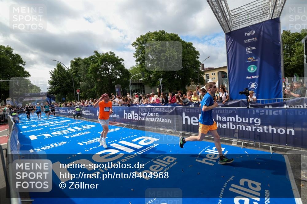 29.06.2025 - hella hamburg halbmarathon Zöllner http://msf.ph/oto/8404968 29.06.2025 10:40:06 Ziel 2826, 5050, 5375, 6080, 8467, 8933, 12091, 13514, 15424, 17973 meine-sportfotos.de