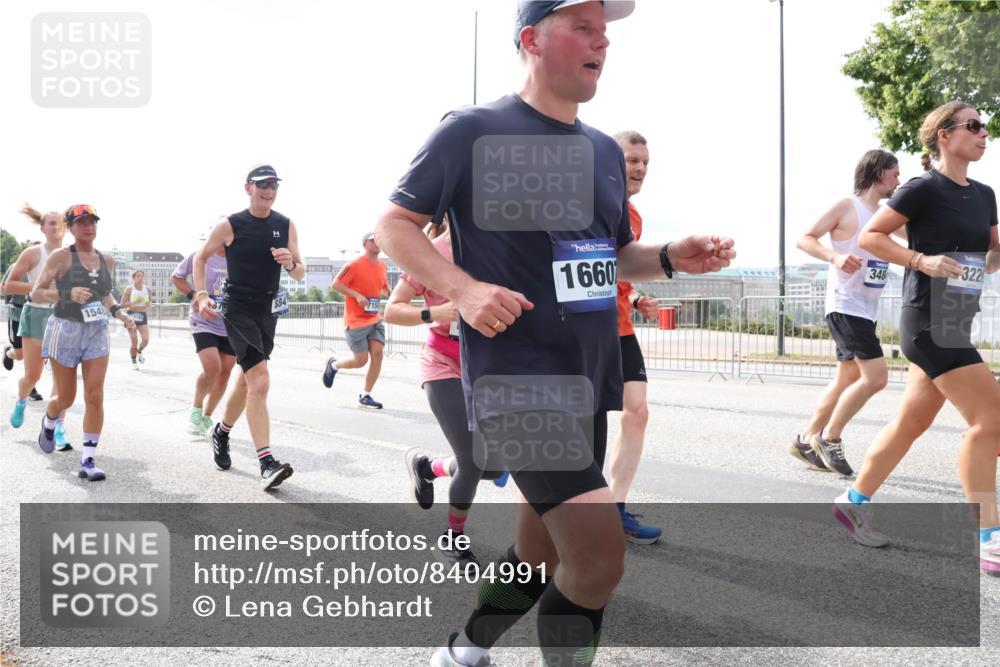 29.06.2025 - hella hamburg halbmarathon Lena Gebhardt http://msf.ph/oto/8404991 29.06.2025 10:16:34 Lombardsbrücke 1548, 884, 1660, 348, 322, 1117, 1212, 1240, 1244, 1403, 1599, 1602, 1825, 2347, 2803, 2835, 2912, 3030, 3088, 3134, 3156, 3176, 3450, 3484, 3648, 3687, 4478, 4583, 4637, 5036, 5037, 5046, 5294, 6024, 6328, 6488, 6742, 6941, 6948, 7158, 7358, 7753, 8274, 8295, 8317, 8597, 8619, 8645, 8707, 8847, 8857, 9091, 9208, 9332, 9492, 9601, 9628, 9664, 9676, 9802, 9810, 9881, 10076, 10107, 10139, 10141, 10183, 10232, 10292, 10844, 10990, 11344, 11345 meine-sportfotos.de