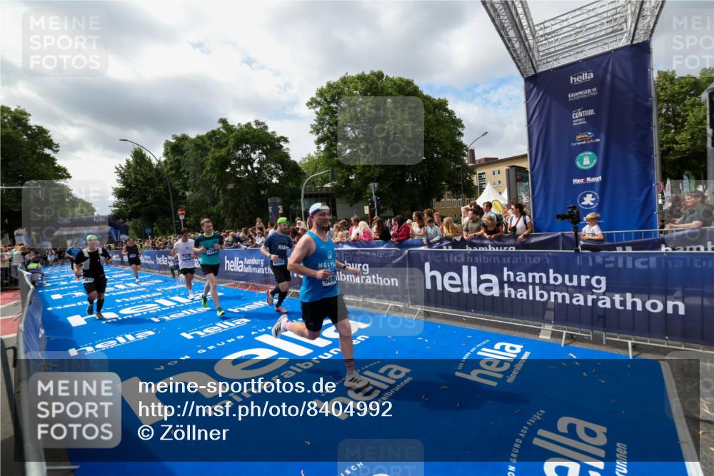 29.06.2025 - hella hamburg halbmarathon Zöllner http://msf.ph/oto/8404992 29.06.2025 10:40:09 Ziel 2826, 5007, 5050, 5508, 5916, 6080, 7495, 8933, 12091, 13514, 15424, 17973 meine-sportfotos.de