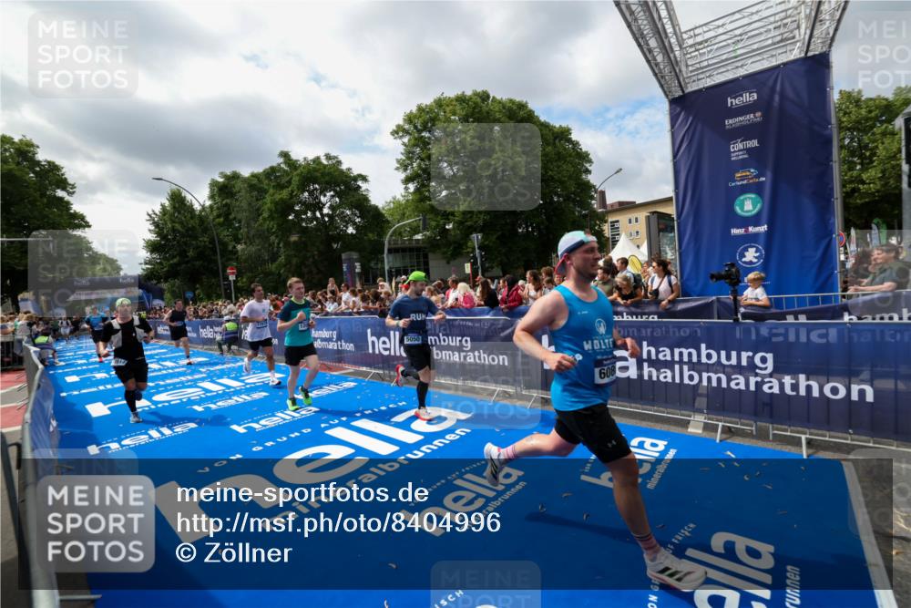 29.06.2025 - hella hamburg halbmarathon Zöllner http://msf.ph/oto/8404996 29.06.2025 10:40:09 Ziel 2826, 5007, 5050, 5508, 5916, 6080, 7495, 8933, 12091, 13514, 15424, 17973 meine-sportfotos.de