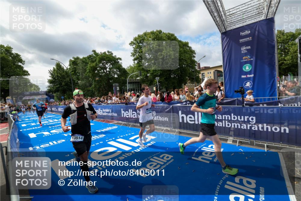 29.06.2025 - hella hamburg halbmarathon Zöllner http://msf.ph/oto/8405011 29.06.2025 10:40:10 Ziel 2826, 4381, 5007, 5050, 5508, 5916, 6080, 7495, 8933, 12091, 13514, 15424, 17973 meine-sportfotos.de