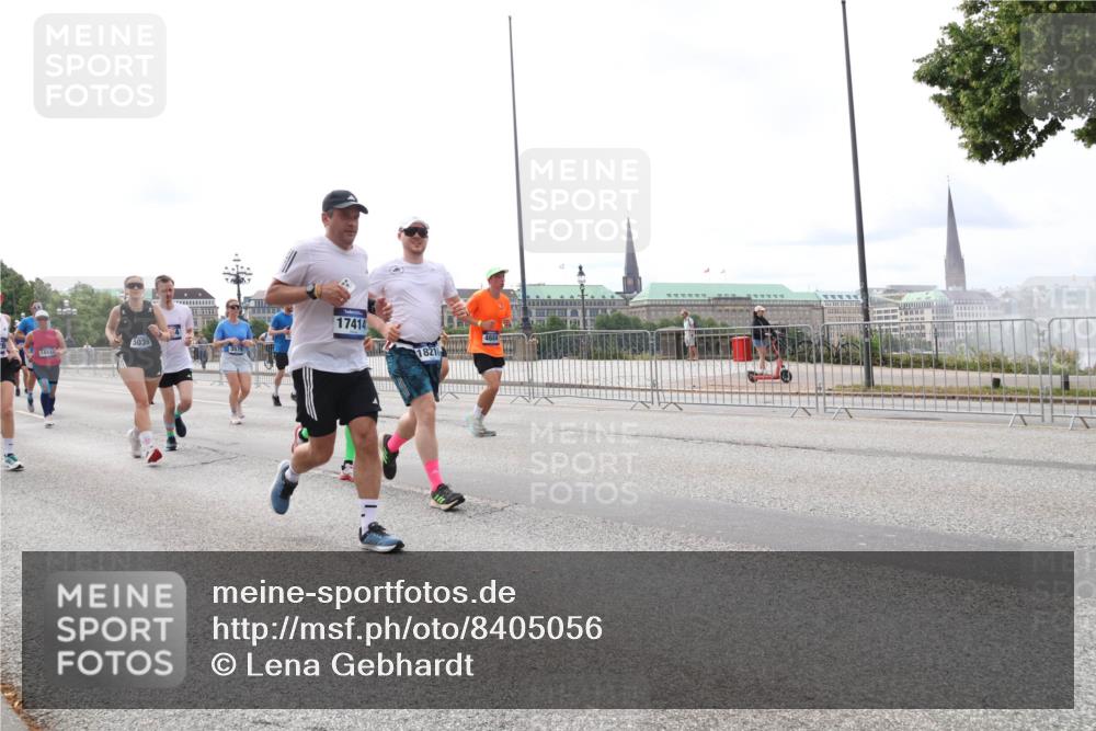 29.06.2025 - hella hamburg halbmarathon Lena Gebhardt http://msf.ph/oto/8405056 29.06.2025 10:24:14 Lombardsbrücke 14433, 17414, 18210, 1005, 1009, 1064, 1389, 1444, 1545, 2132, 2477, 2489, 3013, 3185, 3285, 3579, 3786, 4122, 4162, 4464, 4597, 4684, 4719, 4990, 4993, 5039, 5055, 5258, 5260, 5358, 5661, 5954, 6478, 6524, 6526, 7013, 7426, 7528, 7920, 7975, 8141, 8149, 8167, 8187, 8297, 8502, 8717, 9063, 9217, 9603, 11044, 11306, 11347, 11415, 11454, 12210, 13149, 13380, 13573, 13711, 14143, 15739, 15853 meine-sportfotos.de