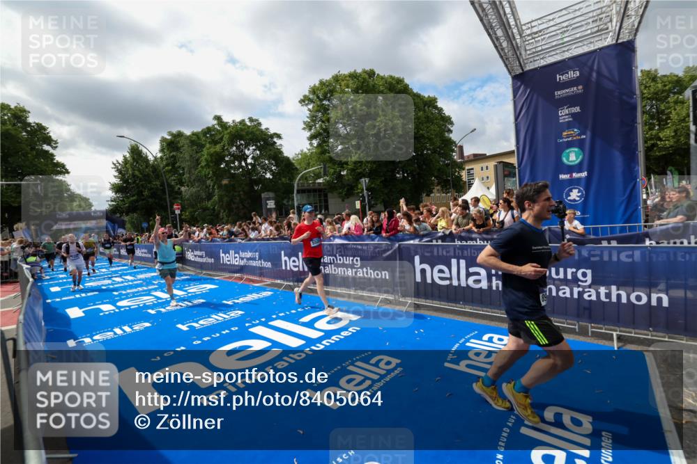29.06.2025 - hella hamburg halbmarathon Zöllner http://msf.ph/oto/8405064 29.06.2025 10:40:15 Ziel 3547, 4381, 5007, 5409, 5410, 5508, 5803, 5916, 7495, 8465, 8933, 10968, 11731, 12704, 13667, 14699, 18614, 18979 meine-sportfotos.de