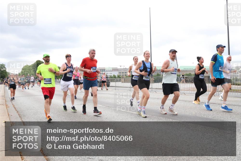 29.06.2025 - hella hamburg halbmarathon Lena Gebhardt http://msf.ph/oto/8405066 29.06.2025 10:58:35 Lombardsbrücke 10498, 14935, 12024, 1845, 19183, 3868, 2310, 5988, 565, 1001, 1326, 1365, 1380, 1514, 1646, 1845, 2043, 2169, 2273, 2275, 2449, 2649, 2929, 3416, 3540, 3565, 3868, 4042, 4043, 4117, 4225, 4294, 5104, 5159, 5655, 5732, 5782, 5988, 6010, 6330, 6341, 6554, 6588, 6633, 6638, 6702, 6825, 6927, 7095, 7096, 7262, 7443, 7617, 7664, 7783, 7870, 7933, 7957, 7967, 8076, 8439, 8440, 8441, 8442, 8489, 8592, 8701, 8752, 8888, 9123, 9221, 9225, 9239, 9563, 9636, 9889, 9960, 9982, 10498 meine-sportfotos.de