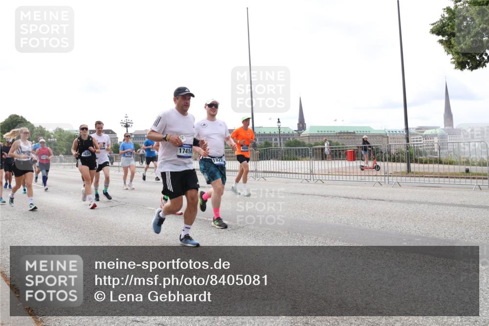 29.06.2025 - hella hamburg halbmarathon Lena Gebhardt http://msf.ph/oto/8405081 29.06.2025 10:24:14 Lombardsbrücke 5039, 3579, 1443, 17414, 18210, 4684, 1005, 1009, 1064, 1389, 1444, 1545, 2132, 2477, 2489, 3013, 3185, 3285, 3579, 3786, 4122, 4162, 4464, 4597, 4684, 4719, 4990, 4993, 5039, 5055, 5258, 5260, 5358, 5661, 5954, 6478, 6524, 6526, 7013, 7426, 7528, 7920, 7975, 8141, 8149, 8167, 8187, 8297, 8502, 8717, 9063, 9217, 9603, 11044, 11306, 11347, 11415, 11454, 12210, 13149, 13380, 13573, 13711, 14143, 15739, 15853 meine-sportfotos.de