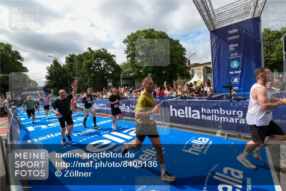 29.06.2025 - hella hamburg halbmarathon Zöllner http://msf.ph/oto/8405136 29.06.2025 10:40:19 Ziel 3547, 4381, 5409, 5410, 5803, 8465, 10968, 11731, 12704, 13667, 14699, 18614, 18979 meine-sportfotos.de