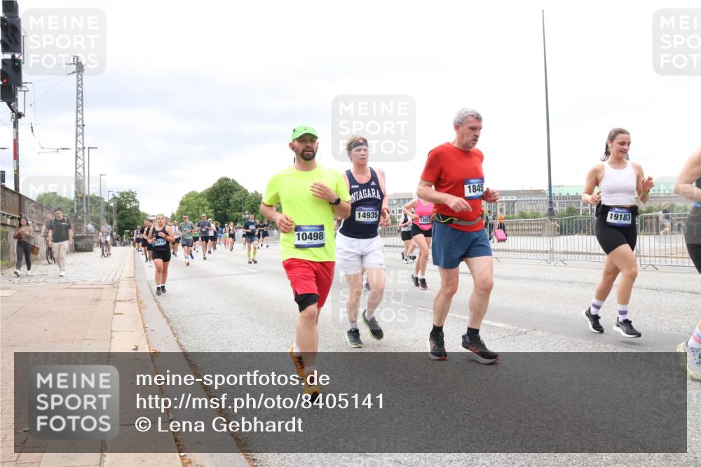 29.06.2025 - hella hamburg halbmarathon Lena Gebhardt http://msf.ph/oto/8405141 29.06.2025 10:58:36 Lombardsbrücke 9110, 10498, 14935, 12023, 1845, 19183, 1001, 1326, 1365, 1380, 1514, 1646, 1845, 2043, 2169, 2273, 2275, 2449, 2649, 2929, 3416, 3540, 3565, 3868, 4042, 4043, 4117, 4225, 4294, 5104, 5159, 5655, 5732, 5782, 5988, 6010, 6330, 6341, 6554, 6588, 6633, 6638, 6702, 6825, 6927, 7095, 7096, 7262, 7443, 7617, 7664, 7783, 7870, 7933, 7957, 7967, 8076, 8439, 8440, 8441, 8442, 8489, 8592, 8701, 8752, 8888, 9123, 9221, 9225, 9239, 9563, 9636, 9889, 9960, 9982, 10498 meine-sportfotos.de