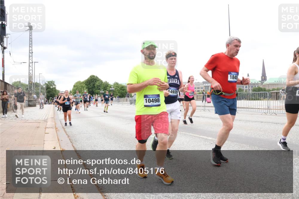 29.06.2025 - hella hamburg halbmarathon Lena Gebhardt http://msf.ph/oto/8405176 29.06.2025 10:58:36 Lombardsbrücke 10498, 14935, 1845, 1001, 1326, 1365, 1380, 1514, 1646, 1845, 2043, 2169, 2273, 2275, 2449, 2649, 2929, 3416, 3540, 3565, 3868, 4042, 4043, 4117, 4225, 4294, 5104, 5159, 5655, 5732, 5782, 5988, 6010, 6330, 6341, 6554, 6588, 6633, 6638, 6702, 6825, 6927, 7095, 7096, 7262, 7443, 7617, 7664, 7783, 7870, 7933, 7957, 7967, 8076, 8439, 8440, 8441, 8442, 8489, 8592, 8701, 8752, 8888, 9123, 9221, 9225, 9239, 9563, 9636, 9889, 9960, 9982, 10498 meine-sportfotos.de