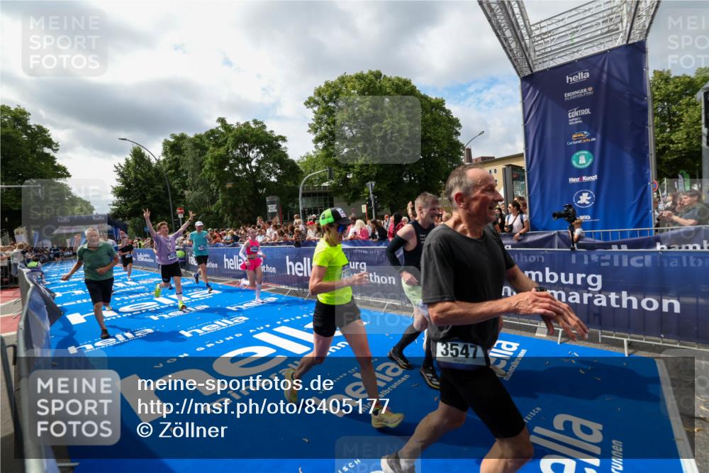 29.06.2025 - hella hamburg halbmarathon Zöllner http://msf.ph/oto/8405177 29.06.2025 10:40:20 Ziel 3547, 5409, 5410, 5803, 8465, 10968, 11731, 12704, 13667, 14699, 18614, 18979 meine-sportfotos.de