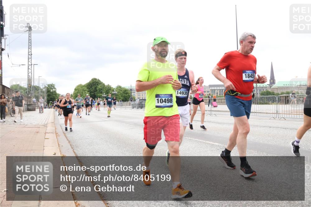 29.06.2025 - hella hamburg halbmarathon Lena Gebhardt http://msf.ph/oto/8405199 29.06.2025 10:58:36 Lombardsbrücke 10498, 14935, 1202, 1845, 1001, 1326, 1365, 1380, 1514, 1646, 1845, 2043, 2169, 2273, 2275, 2449, 2649, 2929, 3416, 3540, 3565, 3868, 4042, 4043, 4117, 4225, 4294, 5104, 5159, 5655, 5732, 5782, 5988, 6010, 6330, 6341, 6554, 6588, 6633, 6638, 6702, 6825, 6927, 7095, 7096, 7262, 7443, 7617, 7664, 7783, 7870, 7933, 7957, 7967, 8076, 8439, 8440, 8441, 8442, 8489, 8592, 8701, 8752, 8888, 9123, 9221, 9225, 9239, 9563, 9636, 9889, 9960, 9982, 10498 meine-sportfotos.de