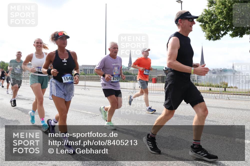 29.06.2025 - hella hamburg halbmarathon Lena Gebhardt http://msf.ph/oto/8405213 29.06.2025 10:16:35 Lombardsbrücke 17838, 11, 1548, 8707, 7158, 1117, 1212, 1240, 1244, 1403, 1599, 1602, 1825, 2347, 2803, 2835, 2912, 3030, 3088, 3134, 3156, 3176, 3450, 3484, 3648, 3687, 4478, 4583, 4637, 5036, 5037, 5046, 5294, 6024, 6328, 6488, 6742, 6941, 6948, 7158, 7358, 7753, 8274, 8295, 8317, 8597, 8619, 8645, 8707, 8847, 8857, 9091, 9208, 9332, 9492, 9601, 9628, 9664, 9676, 9802, 9810, 9881, 10076, 10107, 10139, 10141, 10183, 10232, 10292, 10844, 10990, 11344, 11345 meine-sportfotos.de