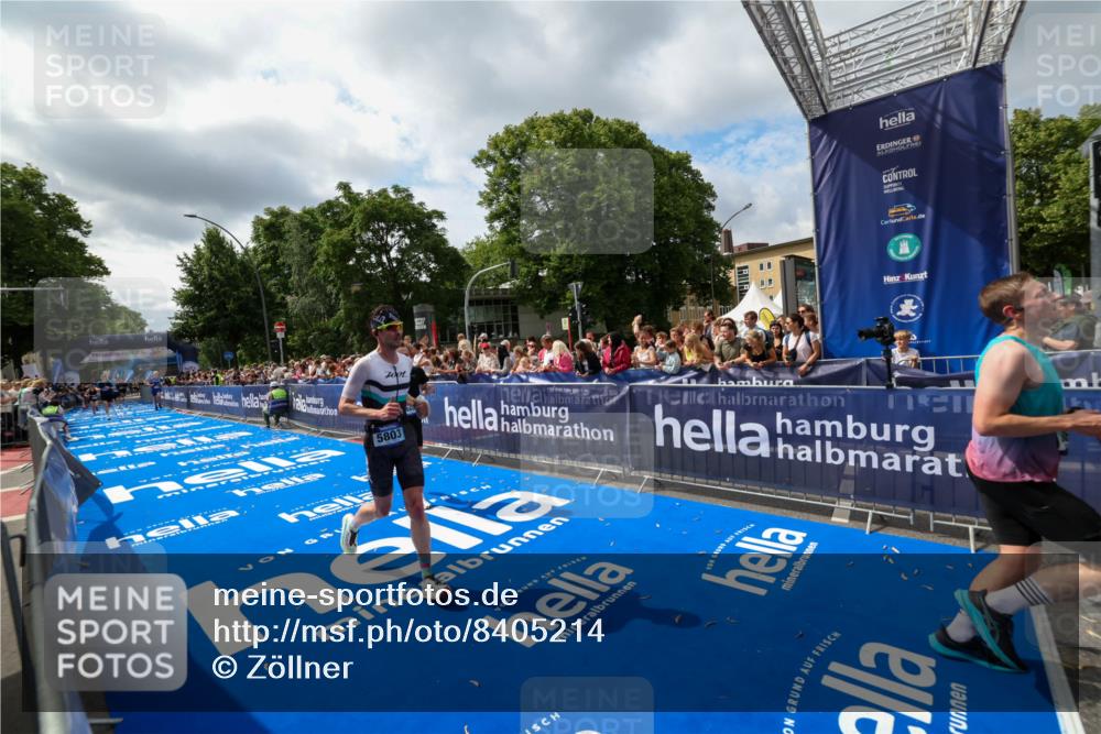 29.06.2025 - hella hamburg halbmarathon Zöllner http://msf.ph/oto/8405214 29.06.2025 10:40:23 Ziel 5803, 8370, 14699, 17245, 17916, 18614 meine-sportfotos.de