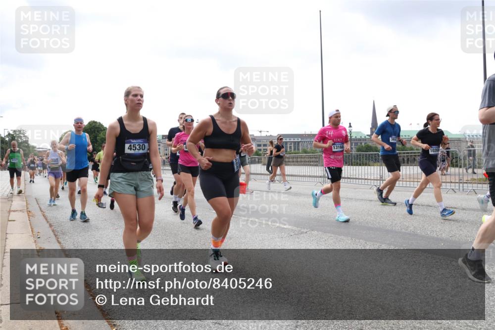 29.06.2025 - hella hamburg halbmarathon Lena Gebhardt http://msf.ph/oto/8405246 29.06.2025 10:41:13 Lombardsbrücke 4775, 5953, 4530, 13168, 369, 10269, 1075, 1317, 1536, 1542, 1731, 2229, 2258, 2299, 2805, 2858, 3121, 3344, 3432, 3532, 3533, 3623, 3694, 4234, 4412, 4415, 4530, 4610, 4638, 4774, 4775, 5086, 5225, 5549, 5688, 5689, 5753, 5928, 5942, 6088, 6098, 6250, 6289, 6474, 6793, 6842, 6894, 7022, 7023, 7293, 7661, 7821, 7829, 8053, 8054, 8293, 8385, 8429, 8430, 8586, 8751, 8769, 8878, 8992, 9009, 9237, 9962, 10181, 10269, 10348, 10407, 10483, 10644, 10835, 11053, 11166 meine-sportfotos.de