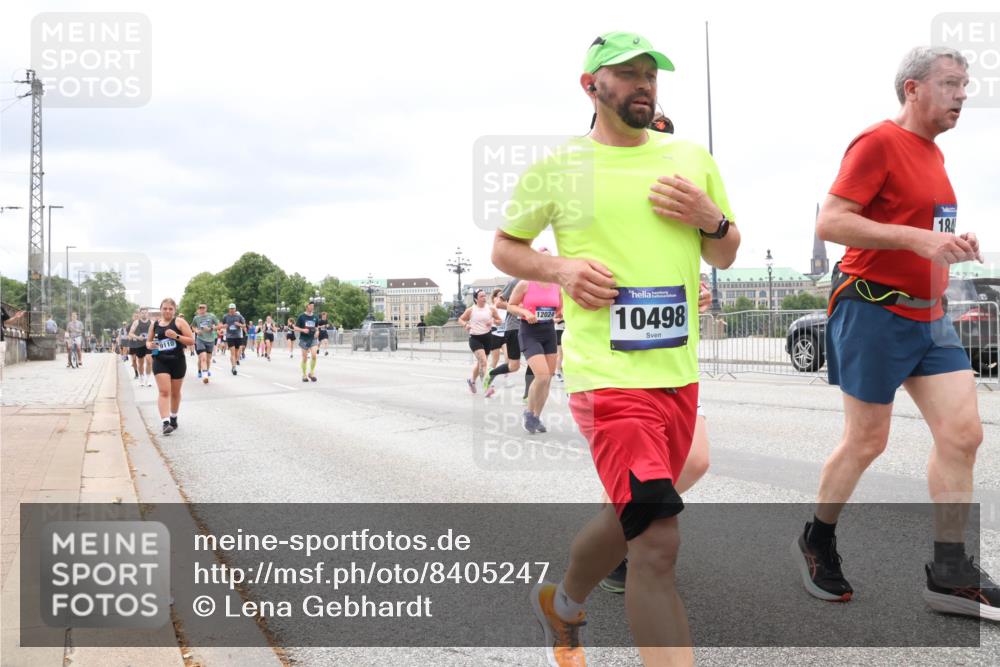 29.06.2025 - hella hamburg halbmarathon Lena Gebhardt http://msf.ph/oto/8405247 29.06.2025 10:58:37 Lombardsbrücke 12024, 10498, 184, 1001, 1326, 1365, 1380, 1514, 1646, 1845, 2043, 2273, 2275, 2449, 2649, 2929, 3416, 3540, 3565, 3868, 4042, 4043, 4117, 4225, 4294, 5104, 5159, 5655, 5732, 5782, 5988, 6010, 6330, 6341, 6554, 6588, 6633, 6638, 6702, 6825, 6927, 7095, 7096, 7262, 7443, 7617, 7664, 7783, 7870, 7933, 7957, 7967, 8076, 8439, 8440, 8441, 8442, 8489, 8592, 8701, 8752, 8888, 9123, 9221, 9225, 9239, 9563, 9636, 9889, 9960, 9982, 10498 meine-sportfotos.de