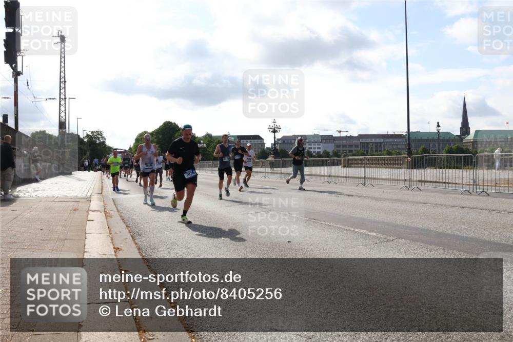 29.06.2025 - hella hamburg halbmarathon Lena Gebhardt http://msf.ph/oto/8405256 29.06.2025 09:49:30 Lombardsbrücke 17646, 7035, 1478, 666055, 1343, 1445, 1600, 1603, 2044, 2324, 2573, 2707, 2745, 2750, 2797, 2849, 2980, 3014, 3116, 3136, 3282, 4148, 4303, 4425, 4766, 5050, 5648, 5889, 6037, 6047, 6095, 6149, 6771, 7035, 7109, 7229, 7743, 7981, 8358, 8370, 8465, 9264, 9265, 9296, 9640, 9686, 9914, 10369, 10877, 10930, 11447, 11952, 12088, 12091, 12098, 12168, 12739, 13064, 13158, 13190, 13755, 13800, 13900, 14075, 14311, 14359, 14374, 14603, 14629, 14667, 14688, 14789, 15094 meine-sportfotos.de