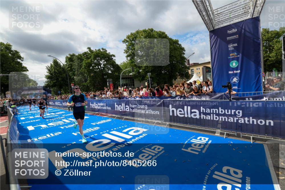 29.06.2025 - hella hamburg halbmarathon Zöllner http://msf.ph/oto/8405266 29.06.2025 10:40:28 Ziel 6649, 8370, 14924, 15247, 17245, 17916 meine-sportfotos.de