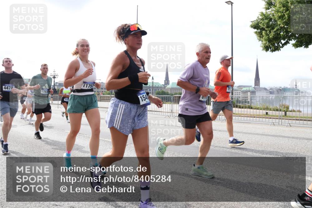 29.06.2025 - hella hamburg halbmarathon Lena Gebhardt http://msf.ph/oto/8405284 29.06.2025 10:16:35 Lombardsbrücke 4478, 36, 17838, 16740, 11752, 154, 715, 4, 1117, 1212, 1240, 1244, 1403, 1599, 1602, 1825, 2347, 2803, 2835, 2912, 3030, 3088, 3134, 3156, 3176, 3450, 3484, 3648, 3687, 4478, 4583, 4637, 5036, 5037, 5046, 5294, 6024, 6328, 6488, 6742, 6941, 6948, 7158, 7358, 7753, 8274, 8295, 8317, 8597, 8619, 8645, 8707, 8847, 8857, 9091, 9208, 9332, 9492, 9601, 9628, 9664, 9676, 9802, 9810, 9881, 10076, 10107, 10139, 10141, 10183, 10232, 10292, 10844, 10990, 11344, 11345 meine-sportfotos.de