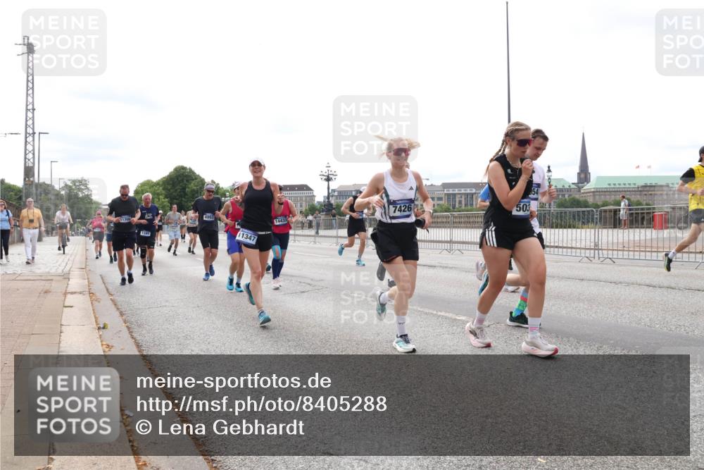 29.06.2025 - hella hamburg halbmarathon Lena Gebhardt http://msf.ph/oto/8405288 29.06.2025 10:24:16 Lombardsbrücke 11306, 1389, 4993, 11347, 7426, 14433, 503, 54, 1005, 1009, 1064, 1389, 1444, 1545, 2132, 2477, 2489, 3013, 3185, 3285, 3421, 3579, 3786, 4122, 4162, 4464, 4597, 4684, 4719, 4990, 4993, 5039, 5055, 5258, 5260, 5358, 5661, 5954, 6478, 6524, 6526, 7013, 7426, 7528, 7920, 7975, 8141, 8149, 8167, 8187, 8297, 8502, 8717, 9063, 9217, 9603, 11044, 11306, 11347, 11415, 11454, 12210, 13111, 13113, 13380, 13573, 13638, 13711, 14143 meine-sportfotos.de
