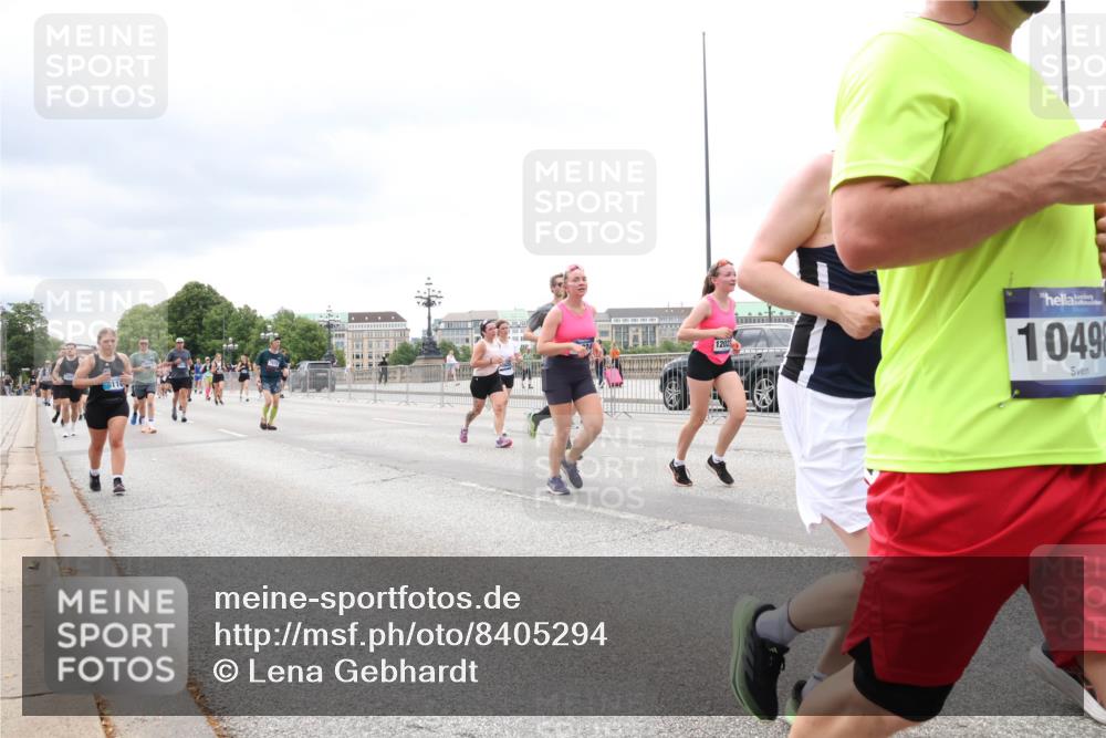 29.06.2025 - hella hamburg halbmarathon Lena Gebhardt http://msf.ph/oto/8405294 29.06.2025 10:58:37 Lombardsbrücke 1202, 10498, 1001, 1326, 1365, 1380, 1514, 1646, 1845, 2043, 2273, 2275, 2449, 2649, 2929, 3416, 3540, 3565, 3868, 4042, 4043, 4117, 4225, 4294, 5104, 5159, 5655, 5732, 5782, 5988, 6010, 6330, 6341, 6554, 6588, 6633, 6638, 6702, 6825, 6927, 7095, 7096, 7262, 7443, 7617, 7664, 7783, 7870, 7933, 7957, 7967, 8076, 8439, 8440, 8441, 8442, 8489, 8592, 8701, 8752, 8888, 9123, 9221, 9225, 9239, 9563, 9636, 9889, 9960, 9982, 10498 meine-sportfotos.de