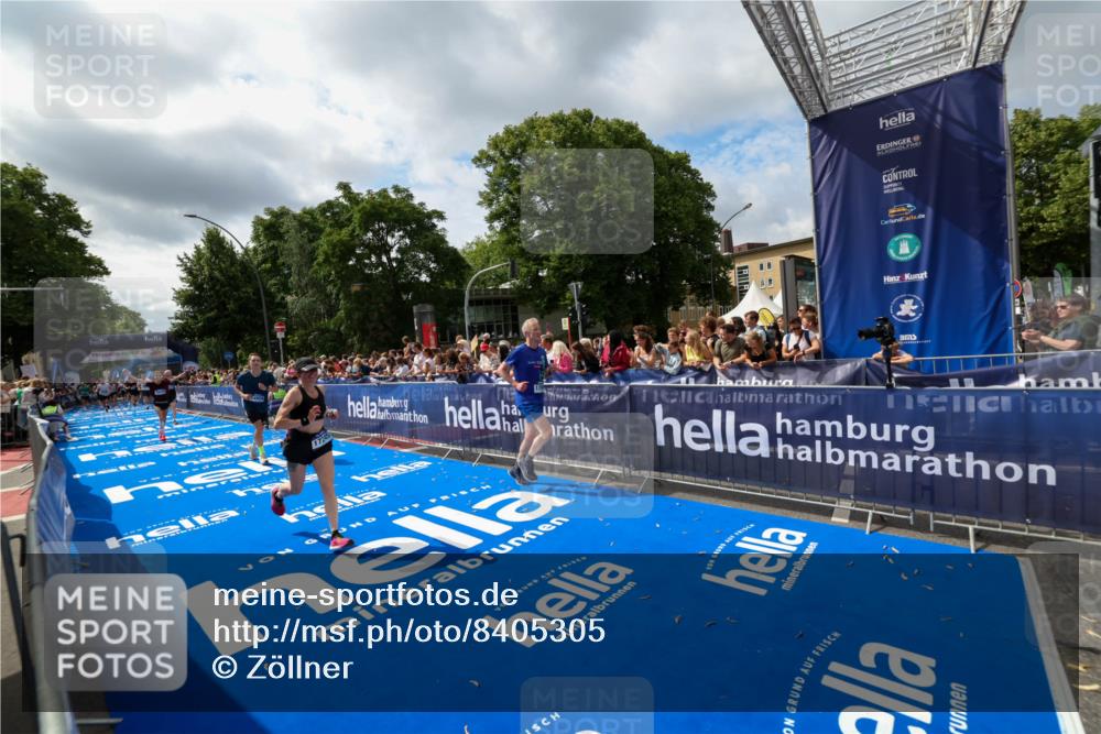 29.06.2025 - hella hamburg halbmarathon Zöllner http://msf.ph/oto/8405305 29.06.2025 10:40:30 Ziel 6649, 7284, 8370, 8966, 10978, 12540, 14924, 15247, 17214, 17245, 17916 meine-sportfotos.de