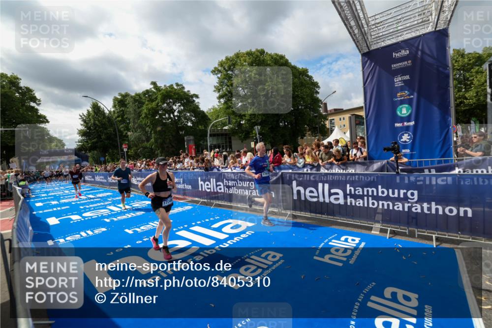 29.06.2025 - hella hamburg halbmarathon Zöllner http://msf.ph/oto/8405310 29.06.2025 10:40:30 Ziel 6649, 7284, 8370, 8966, 10978, 12540, 14924, 15247, 17214, 17245, 17916 meine-sportfotos.de