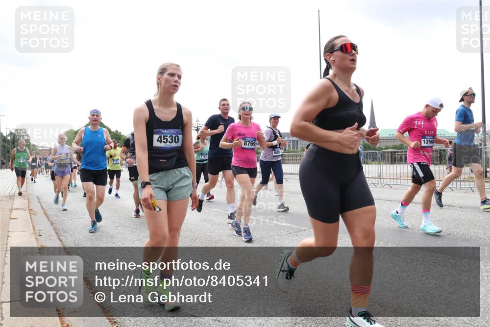 29.06.2025 - hella hamburg halbmarathon Lena Gebhardt http://msf.ph/oto/8405341 29.06.2025 10:41:14 Lombardsbrücke 4775, 1731, 4530, 17872, 8769, 1680, 14, 13168, 1317, 1536, 1542, 1731, 2229, 2258, 2299, 2805, 2858, 3344, 3432, 3532, 3533, 3623, 3694, 4234, 4412, 4415, 4530, 4610, 4638, 4774, 4775, 5086, 5225, 5549, 5688, 5689, 5753, 5928, 5942, 6088, 6098, 6250, 6289, 6474, 6793, 6842, 6894, 7022, 7023, 7293, 7661, 7821, 7829, 8053, 8054, 8293, 8385, 8429, 8430, 8586, 8751, 8769, 8878, 8992, 9009, 9237, 9962, 10181, 10269, 10348, 10407, 10483, 10644, 10835, 11053, 11166 meine-sportfotos.de