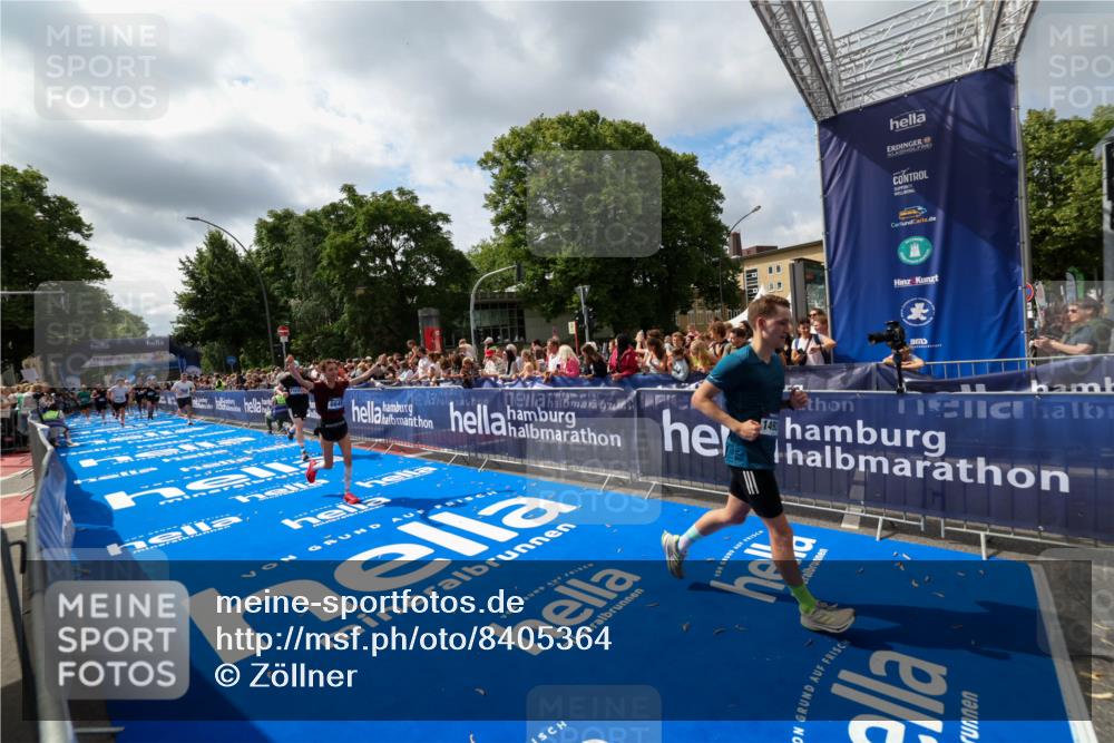 29.06.2025 - hella hamburg halbmarathon Zöllner http://msf.ph/oto/8405364 29.06.2025 10:40:33 Ziel 6649, 7284, 8966, 10978, 11767, 12365, 12540, 14924, 15164, 15247, 17214, 18192 meine-sportfotos.de