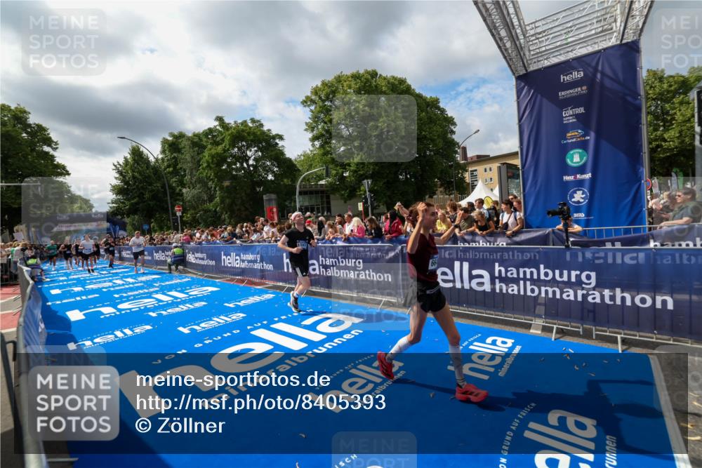 29.06.2025 - hella hamburg halbmarathon Zöllner http://msf.ph/oto/8405393 29.06.2025 10:40:34 Ziel 6649, 7284, 8966, 10978, 11767, 12365, 12540, 15015, 15164, 15247, 17214, 18192 meine-sportfotos.de