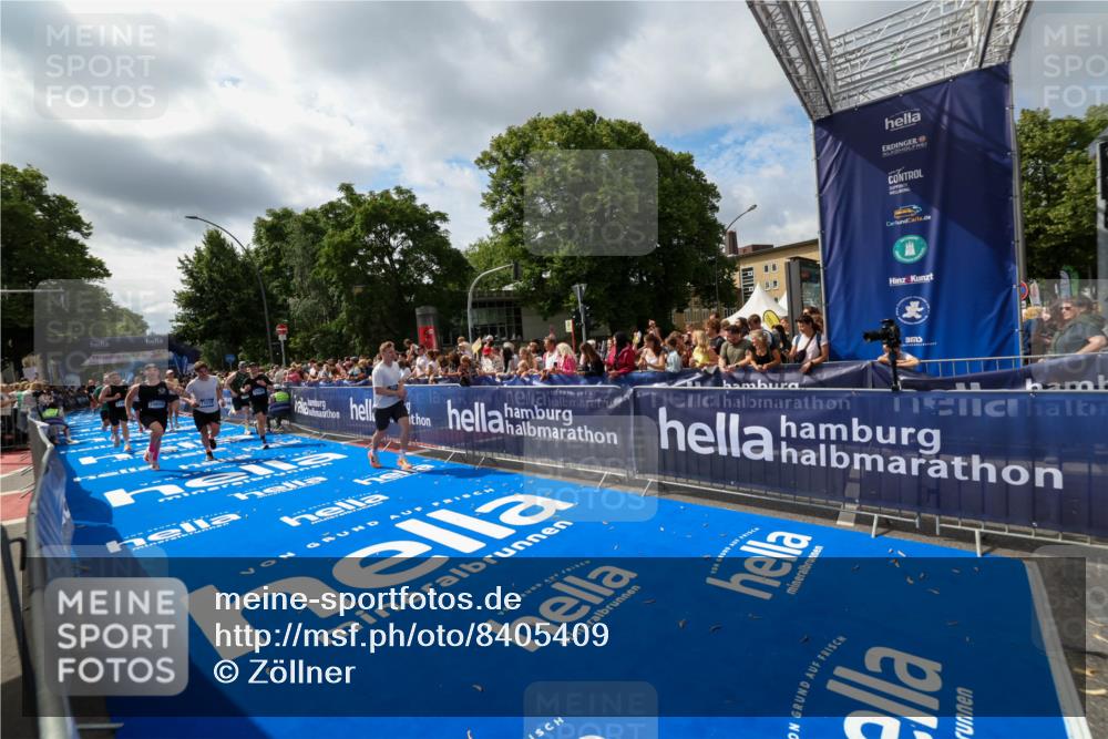 29.06.2025 - hella hamburg halbmarathon Zöllner http://msf.ph/oto/8405409 29.06.2025 10:40:36 Ziel 7284, 8966, 10978, 11767, 12365, 12540, 15015, 15164, 15542, 17214, 17724, 18192 meine-sportfotos.de