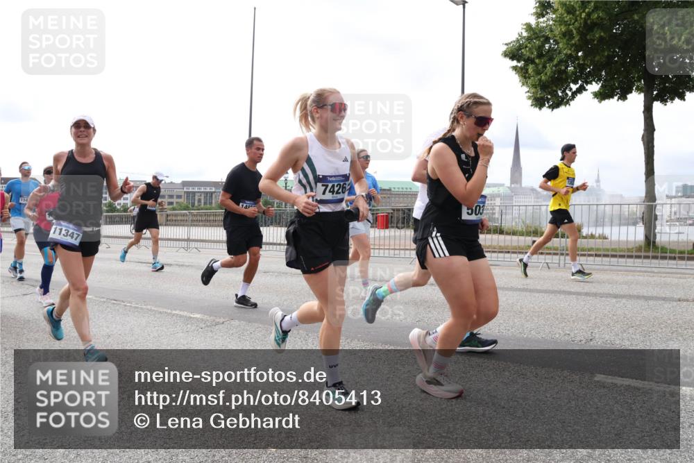 29.06.2025 - hella hamburg halbmarathon Lena Gebhardt http://msf.ph/oto/8405413 29.06.2025 10:24:16 Lombardsbrücke 154, 11347, 7426, 503, 1005, 1009, 1064, 1389, 1444, 1545, 2132, 2477, 2489, 3013, 3185, 3285, 3421, 3579, 3786, 4122, 4162, 4464, 4597, 4684, 4719, 4990, 4993, 5039, 5055, 5258, 5260, 5358, 5661, 5954, 6478, 6524, 6526, 7013, 7426, 7528, 7920, 7975, 8141, 8149, 8167, 8187, 8297, 8502, 8717, 9063, 9217, 9603, 11044, 11306, 11347, 11415, 11454, 12210, 13111, 13113, 13380, 13573, 13638, 13711, 14143 meine-sportfotos.de