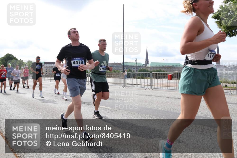 29.06.2025 - hella hamburg halbmarathon Lena Gebhardt http://msf.ph/oto/8405419 29.06.2025 10:16:36 Lombardsbrücke 10076, 12911, 7358, 10575, 4478, 17838, 175, 1117, 1212, 1240, 1244, 1403, 1599, 1602, 1825, 2347, 2803, 2835, 2912, 3030, 3088, 3134, 3156, 3176, 3450, 3484, 3648, 3687, 4478, 4583, 4637, 5036, 5037, 5294, 6024, 6328, 6488, 6742, 6941, 6948, 7158, 7358, 7360, 7753, 8274, 8295, 8317, 8597, 8619, 8645, 8707, 8847, 8857, 9091, 9208, 9332, 9492, 9601, 9628, 9664, 9676, 9802, 9810, 9881, 10076, 10107, 10139, 10141, 10183, 10232, 10292, 10844, 10990, 11344, 11345 meine-sportfotos.de