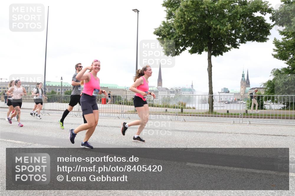 29.06.2025 - hella hamburg halbmarathon Lena Gebhardt http://msf.ph/oto/8405420 29.06.2025 10:58:38 Lombardsbrücke 2021, 1001, 1326, 1365, 1380, 1514, 1646, 1845, 2043, 2057, 2273, 2275, 2449, 2649, 2929, 3416, 3540, 3565, 3868, 4042, 4043, 4117, 4225, 4294, 5104, 5159, 5655, 5732, 5782, 5988, 6010, 6330, 6341, 6554, 6588, 6633, 6638, 6702, 6825, 6927, 7095, 7096, 7262, 7443, 7617, 7664, 7783, 7870, 7933, 7957, 7967, 8076, 8441, 8489, 8592, 8701, 8752, 8888, 9123, 9221, 9225, 9239, 9563, 9636, 9889, 9960, 9982, 10498 meine-sportfotos.de