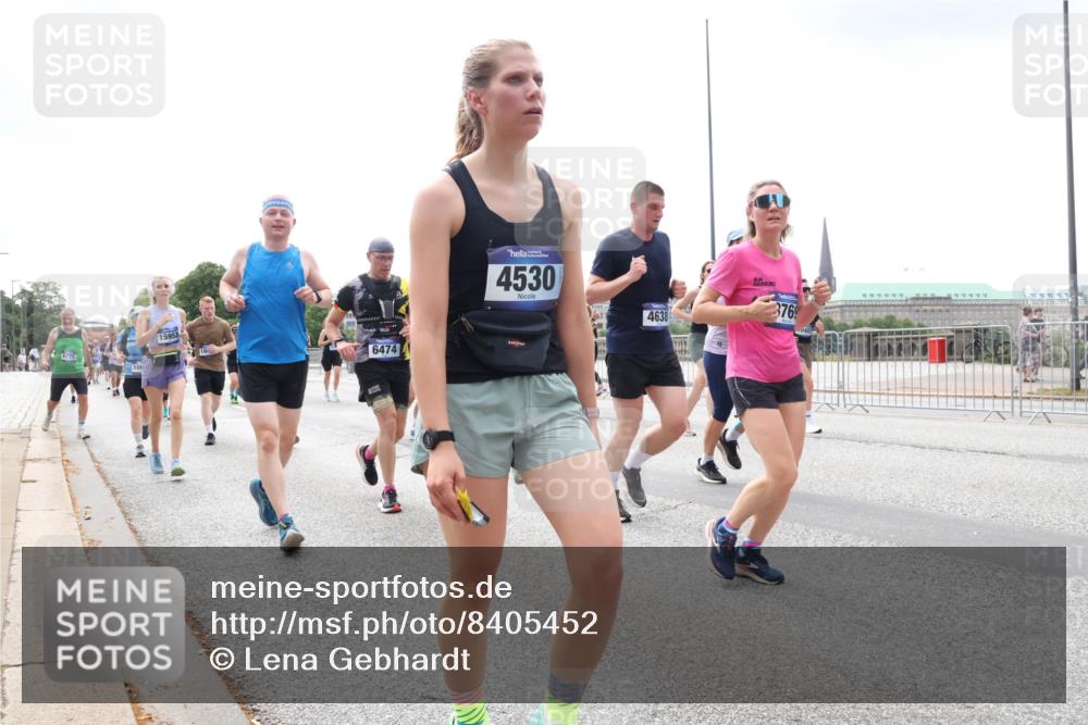 29.06.2025 - hella hamburg halbmarathon Lena Gebhardt http://msf.ph/oto/8405452 29.06.2025 10:41:15 Lombardsbrücke 4775, 15953, 6474, 4530, 4638, 3769, 1317, 1536, 1542, 1731, 2229, 2258, 2299, 2805, 2858, 3344, 3532, 3533, 3623, 3694, 4234, 4412, 4415, 4530, 4610, 4638, 4774, 4775, 5086, 5225, 5549, 5688, 5689, 5753, 5928, 5942, 6088, 6098, 6250, 6289, 6474, 6793, 6842, 6894, 7022, 7023, 7293, 7661, 7821, 7829, 8293, 8385, 8429, 8430, 8586, 8751, 8769, 8878, 8992, 9009, 9237, 9962, 10181, 10269, 10348, 10407, 10483, 10644, 10835, 11053, 11166 meine-sportfotos.de