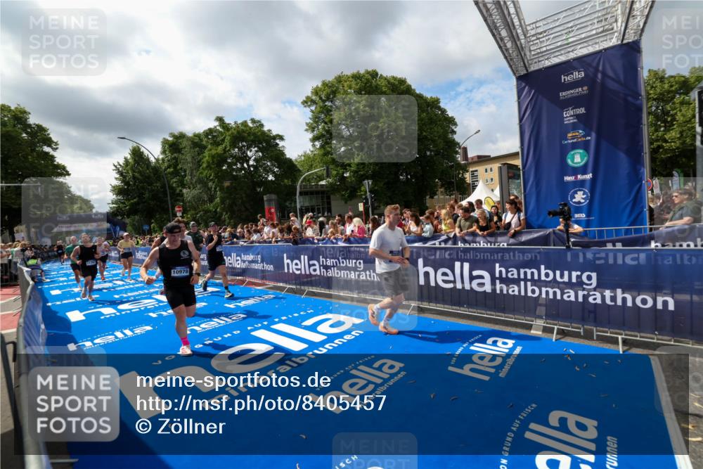 29.06.2025 - hella hamburg halbmarathon Zöllner http://msf.ph/oto/8405457 29.06.2025 10:40:37 Ziel 1912, 7284, 8966, 10978, 11767, 12365, 12540, 15015, 15164, 15542, 17214, 17724, 18192 meine-sportfotos.de
