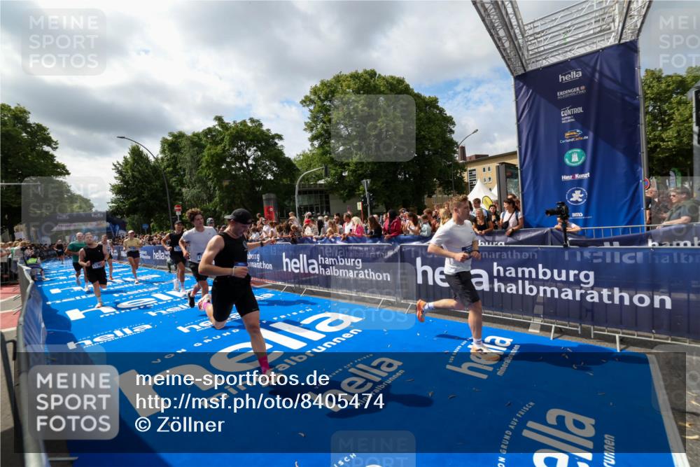 29.06.2025 - hella hamburg halbmarathon Zöllner http://msf.ph/oto/8405474 29.06.2025 10:40:37 Ziel 1912, 7284, 8966, 10978, 11767, 12365, 12540, 15015, 15164, 15542, 17214, 17724, 18192 meine-sportfotos.de