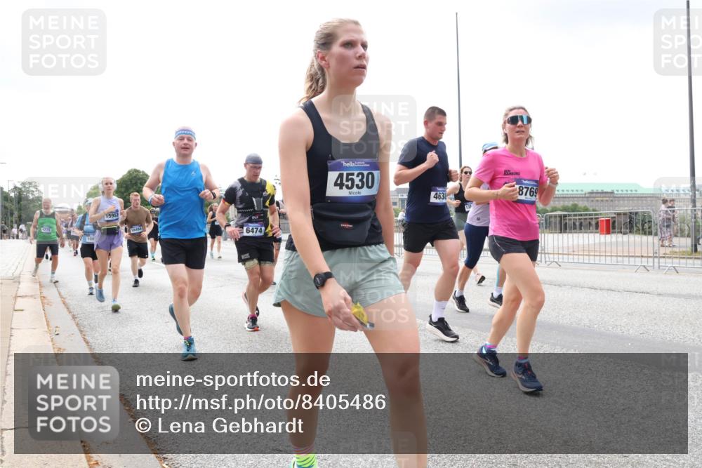 29.06.2025 - hella hamburg halbmarathon Lena Gebhardt http://msf.ph/oto/8405486 29.06.2025 10:41:15 Lombardsbrücke 4775, 15953, 18494, 4530, 6474, 4638, 8769, 1317, 1536, 1542, 1731, 2229, 2258, 2299, 2805, 2858, 3344, 3532, 3533, 3623, 3694, 4234, 4412, 4415, 4530, 4610, 4638, 4774, 4775, 5086, 5225, 5549, 5688, 5689, 5753, 5928, 5942, 6088, 6098, 6250, 6289, 6474, 6793, 6842, 6894, 7022, 7023, 7293, 7661, 7821, 7829, 8293, 8385, 8429, 8430, 8586, 8751, 8769, 8878, 8992, 9009, 9237, 9962, 10181, 10269, 10348, 10407, 10483, 10644, 10835, 11053, 11166 meine-sportfotos.de