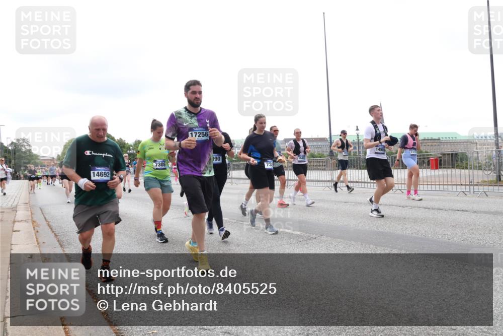 29.06.2025 - hella hamburg halbmarathon Lena Gebhardt http://msf.ph/oto/8405525 29.06.2025 10:50:21 Lombardsbrücke 14692, 17256, 090, 16412, 7305, 733, 14505, 1316, 1259, 1487, 1511, 1828, 2047, 3203, 3680, 3701, 3710, 3805, 3897, 4090, 4168, 4870, 4961, 5119, 5131, 5749, 5751, 5997, 6680, 6830, 7505, 7677, 7721, 7722, 7755, 8254, 8299, 8834, 9015, 9605, 9940, 10060, 10286, 10617, 10683, 10744, 11030, 11426, 11696, 11716, 11760, 12079, 13127, 13128, 13309, 13381, 13744, 13846, 13887, 14102, 14144, 14505, 14591, 14940, 15017, 15230, 15416, 15626 meine-sportfotos.de