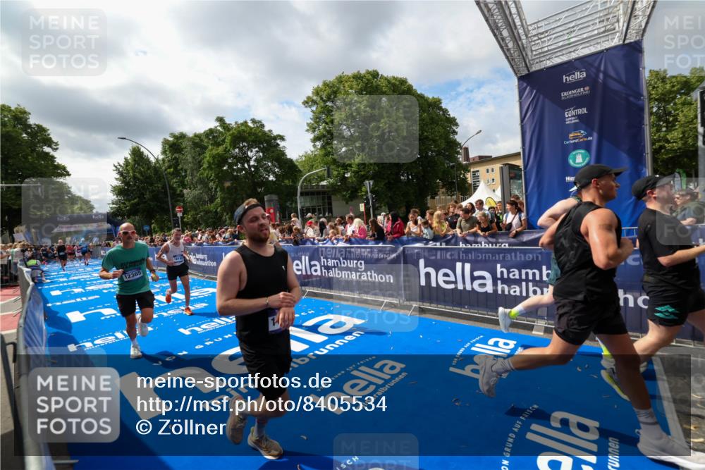 29.06.2025 - hella hamburg halbmarathon Zöllner http://msf.ph/oto/8405534 29.06.2025 10:40:39 Ziel 1912, 2324, 4843, 7284, 11767, 12365, 12540, 12865, 14272, 14820, 15015, 15164, 15493, 15542, 16599, 17214, 17724, 18192, 18399 meine-sportfotos.de