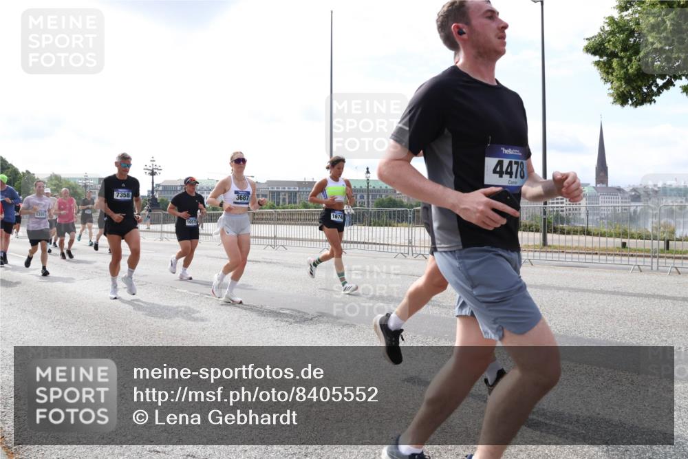 29.06.2025 - hella hamburg halbmarathon Lena Gebhardt http://msf.ph/oto/8405552 29.06.2025 10:16:36 Lombardsbrücke 12911, 7358, 10575, 3687, 1674, 4478, 1117, 1212, 1240, 1244, 1403, 1599, 1602, 1825, 2347, 2803, 2835, 2912, 3030, 3088, 3134, 3156, 3176, 3450, 3484, 3648, 3687, 4478, 4583, 4637, 5036, 5037, 5294, 6024, 6328, 6488, 6742, 6941, 6948, 7158, 7358, 7360, 7753, 8274, 8295, 8317, 8597, 8619, 8645, 8707, 8847, 8857, 9091, 9208, 9332, 9492, 9601, 9628, 9664, 9676, 9802, 9810, 9881, 10076, 10107, 10139, 10141, 10183, 10232, 10292, 10844, 10990, 11344, 11345 meine-sportfotos.de