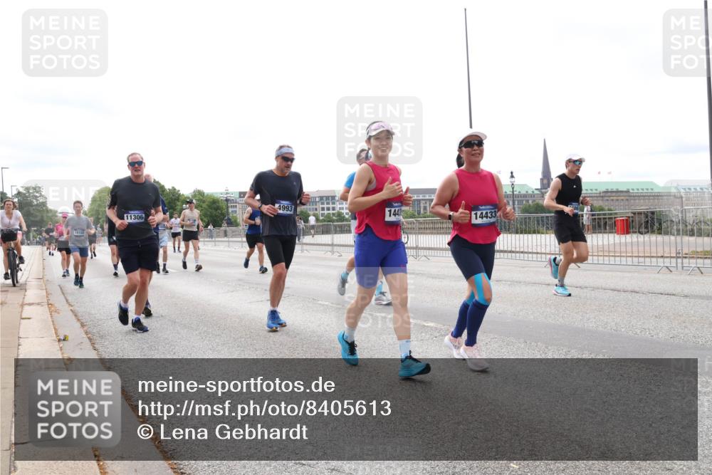 29.06.2025 - hella hamburg halbmarathon Lena Gebhardt http://msf.ph/oto/8405613 29.06.2025 10:24:18 Lombardsbrücke 18109, 11306, 4993, 144, 14433, 1005, 1009, 1064, 1389, 1395, 1444, 2132, 2280, 2477, 2489, 3013, 3053, 3185, 3285, 3421, 3579, 3786, 4111, 4122, 4162, 4464, 4597, 4684, 4719, 4990, 4993, 5039, 5055, 5138, 5258, 5260, 5661, 5829, 5830, 5954, 6478, 6524, 6526, 7013, 7426, 7528, 7920, 7975, 8141, 8149, 8167, 8187, 8297, 8502, 8717, 9063, 9217, 9603, 11044, 11306, 11347, 11415, 12210, 13111, 13113, 13380, 13573, 13638, 13711, 14143 meine-sportfotos.de
