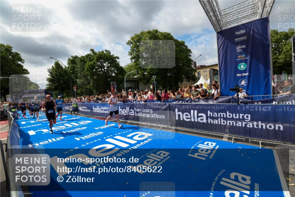 29.06.2025 - hella hamburg halbmarathon Zöllner http://msf.ph/oto/8405622 29.06.2025 10:40:43 Ziel 1912, 2324, 2714, 4843, 4889, 5745, 7622, 9294, 10900, 12865, 14092, 14272, 14820, 15015, 15351, 15493, 15542, 16201, 16599, 17724, 18399 meine-sportfotos.de