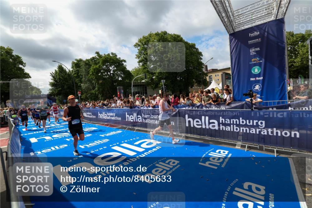 29.06.2025 - hella hamburg halbmarathon Zöllner http://msf.ph/oto/8405633 29.06.2025 10:40:44 Ziel 1882, 1912, 2324, 2714, 2750, 4843, 4889, 5026, 5745, 7622, 8629, 9294, 10900, 12865, 14092, 14272, 14820, 15351, 15493, 15542, 16201, 16249, 16599, 17724, 18399 meine-sportfotos.de