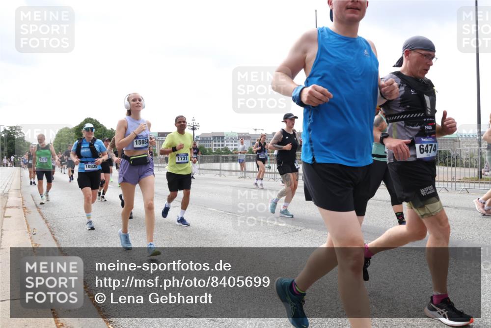 29.06.2025 - hella hamburg halbmarathon Lena Gebhardt http://msf.ph/oto/8405699 29.06.2025 10:41:16 Lombardsbrücke 4775, 10835, 15953, 1731, 6474, 1317, 1536, 1542, 1731, 2229, 2258, 2805, 2858, 3344, 3532, 3533, 3623, 3694, 4234, 4412, 4415, 4530, 4610, 4638, 4774, 4775, 5086, 5225, 5549, 5688, 5689, 5753, 5928, 5942, 6088, 6098, 6250, 6474, 6793, 6842, 6894, 7022, 7023, 7293, 7661, 7821, 7829, 8293, 8385, 8429, 8430, 8586, 8751, 8769, 8878, 8992, 9009, 9237, 9962, 10181, 10269, 10348, 10407, 10483, 10644, 10835, 11053, 11166 meine-sportfotos.de
