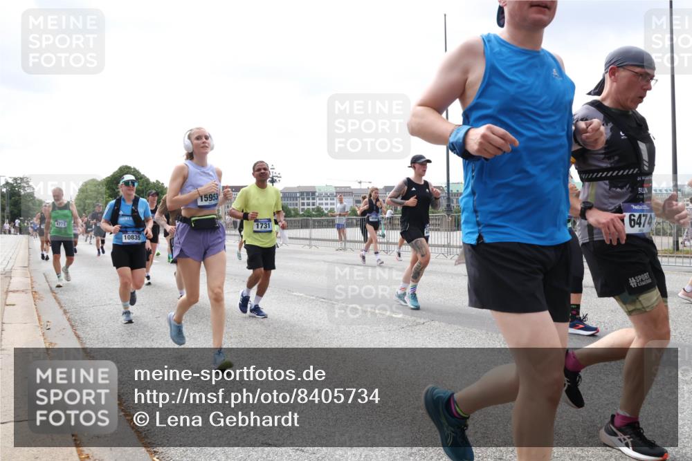 29.06.2025 - hella hamburg halbmarathon Lena Gebhardt http://msf.ph/oto/8405734 29.06.2025 10:41:16 Lombardsbrücke 4775, 10835, 15953, 1731, 6474, 1317, 1536, 1542, 1731, 2229, 2258, 2805, 2858, 3344, 3532, 3533, 3623, 3694, 4234, 4412, 4415, 4530, 4610, 4638, 4774, 4775, 5086, 5225, 5549, 5688, 5689, 5753, 5928, 5942, 6088, 6098, 6250, 6474, 6793, 6842, 6894, 7022, 7023, 7293, 7661, 7821, 7829, 8293, 8385, 8429, 8430, 8586, 8751, 8769, 8878, 8992, 9009, 9237, 9962, 10181, 10269, 10348, 10407, 10483, 10644, 10835, 11053, 11166 meine-sportfotos.de